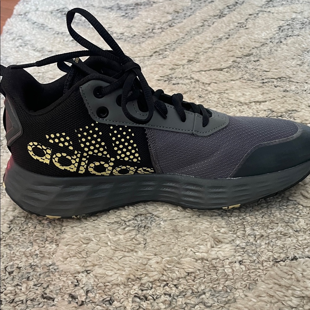 Adidas Men's Gray and Black Sneakers with Gold Accents - Picture 3 of 6